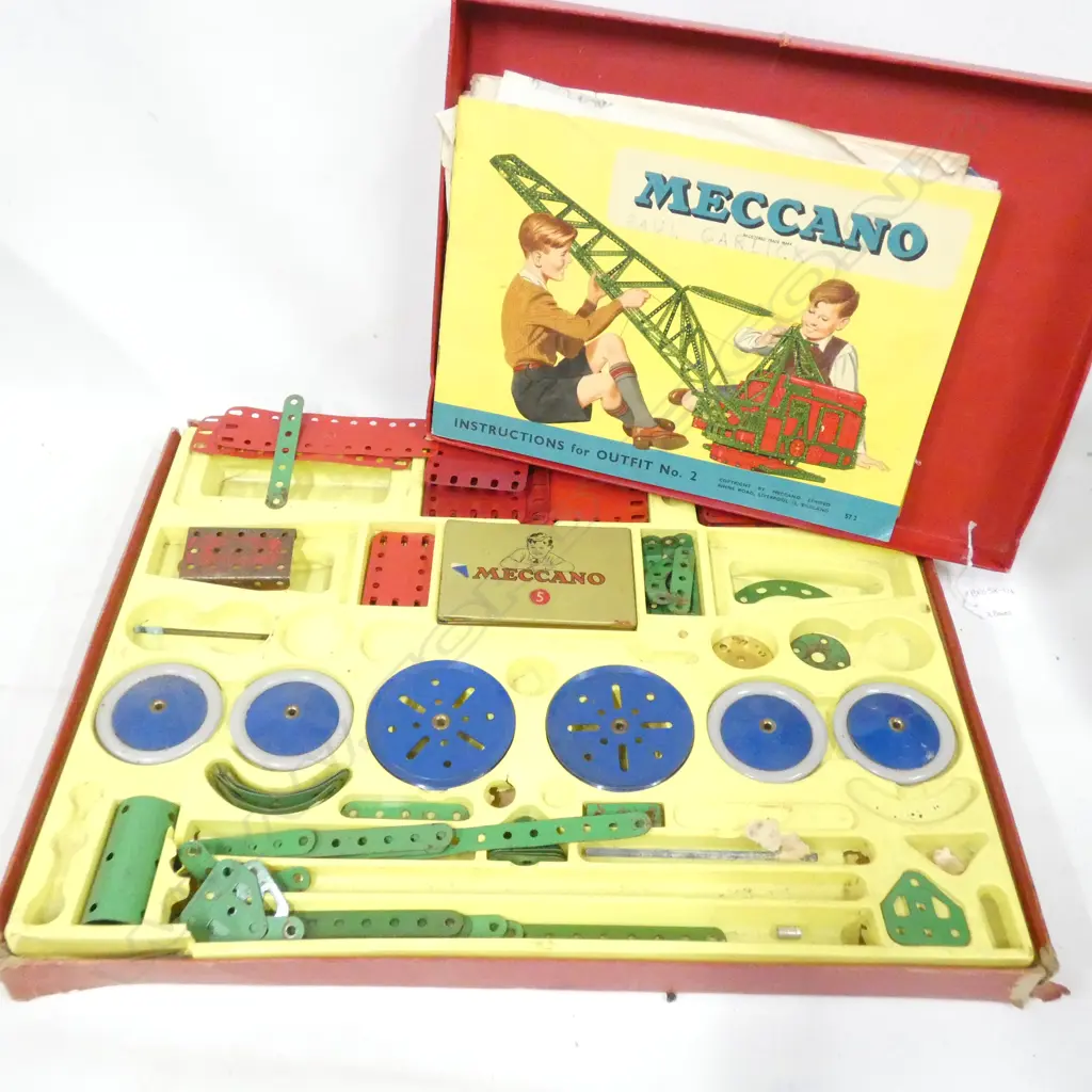 BOX MECCANO OUTFIT NO. 5. INCOMPLETE (IN ORIGINAL BOX) + MIXED BOX MECCANO INSTRUCTION BOOKLETS Image 1++